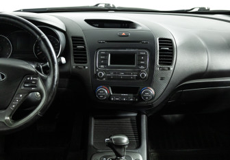 Подержанный автомобиль Kia Cerato Sedan 2013 года (14 фото)