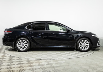 Подержанный автомобиль Toyota Camry Sedan 2023 года (4 фото)