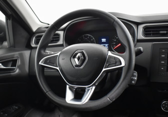 Подержанный автомобиль Renault Arkana 2020 года (14 фото)
