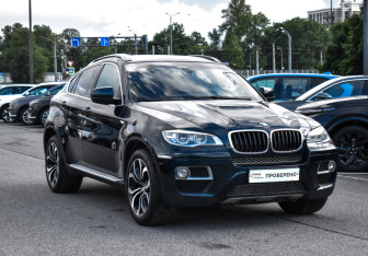 Подержанный автомобиль BMW X6 2013 года (3 фото)
