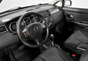 Подержанный автомобиль Nissan Tiida Sedan 2008 года (9 фото)