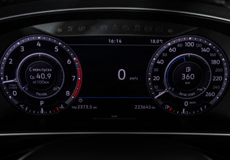 Подержанный автомобиль Volkswagen Tiguan 2018 года (30 фото)