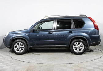 Подержанный автомобиль Nissan X-Trail 2012 года (8 фото)