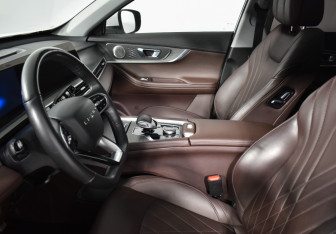 Подержанный автомобиль Chery Tiggo 8 Pro Max 2023 года (10 фото)