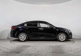 Подержанный автомобиль Kia Rio Sedan 2020 года (4 фото)