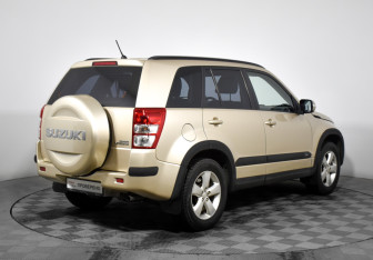 Подержанный автомобиль Suzuki Grand Vitara 2010 года (5 фото)