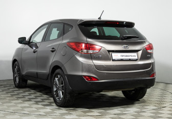 Подержанный автомобиль Hyundai ix35 2014 года (7 фото)
