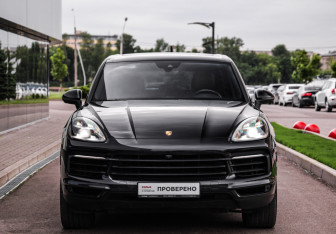 Подержанный автомобиль Porsche Cayenne 2021 года (4 фото)