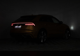 Подержанный автомобиль Audi Q8 2019 года (37 фото)