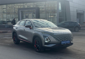 Подержанный автомобиль Omoda C5 2023 года (3 фото)