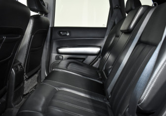 Подержанный автомобиль Nissan X-Trail 2012 года (12 фото)