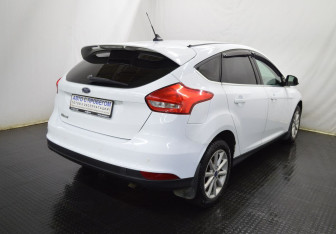 Подержанный автомобиль Ford Focus Hatchback 2017 года (5 фото)