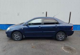 Подержанный автомобиль Toyota Corolla Sedan 2006 года (8 фото)