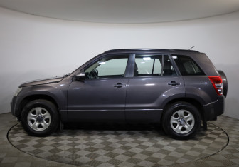 Подержанный автомобиль Suzuki Grand Vitara 2011 года (8 фото)