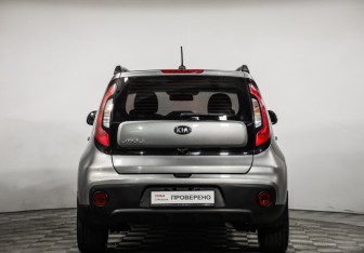 Подержанный автомобиль Kia Soul 2017 года (6 фото)