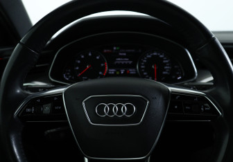 Подержанный автомобиль Audi A6 Sedan 2019 года (18 фото)