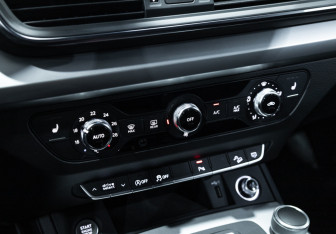 Подержанный автомобиль Audi Q5 2019 года (22 фото)