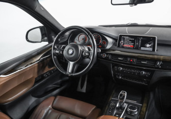Подержанный автомобиль BMW X5 2013 года (9 фото)