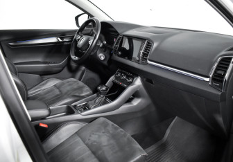 Подержанный автомобиль Skoda Karoq 2021 года (15 фото)
