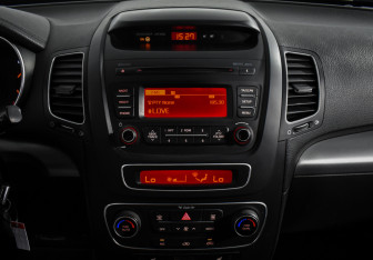 Подержанный автомобиль Kia Sorento 2014 года (16 фото)