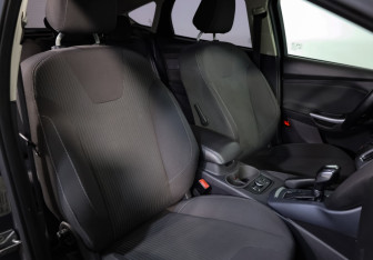 Подержанный автомобиль Ford Focus Hatchback 2012 года (18 фото)