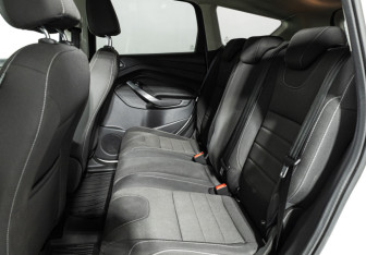 Подержанный автомобиль Ford Kuga 2016 года (10 фото)