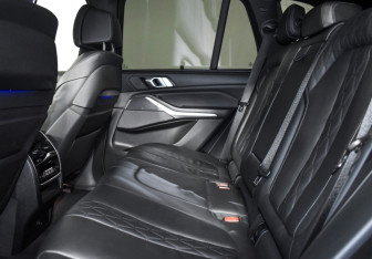 Подержанный автомобиль BMW X5 2018 года (13 фото)