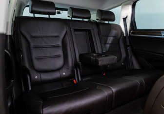 Подержанный автомобиль Volkswagen Touareg 2017 года (27 фото)