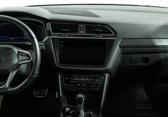 Подержанный автомобиль Volkswagen Tiguan 2021 года (14 фото)