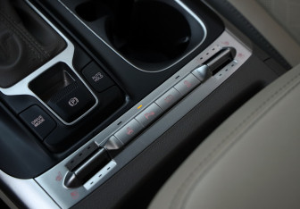 Подержанный автомобиль Kia Carnival 2021 года (21 фото)