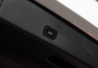 Подержанный автомобиль Zeekr 001 2023 года (30 фото)