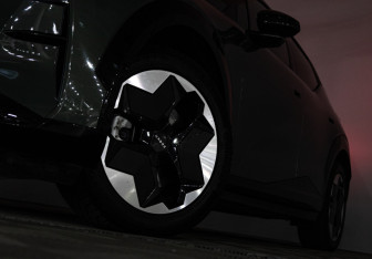 Подержанный автомобиль Zeekr X 2024 года (35 фото)