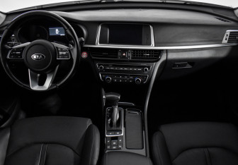 Подержанный автомобиль Kia Optima Sedan 2018 года (17 фото)