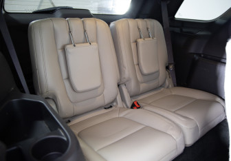 Подержанный автомобиль Ford Explorer 2014 года (12 фото)