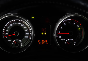 Подержанный автомобиль Mitsubishi Pajero 2013 года (21 фото)