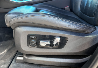 Подержанный автомобиль BMW X5 2021 года (18 фото)