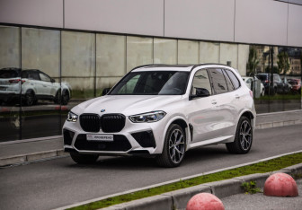 Подержанный автомобиль BMW X5 2021 года (4 фото)