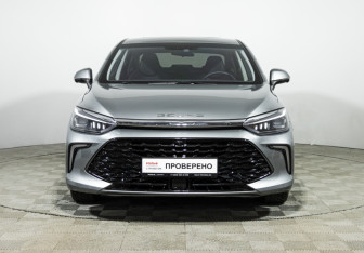 Подержанный автомобиль BAIC U5 Plus 2023 года (2 фото)