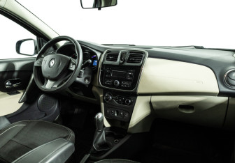 Подержанный автомобиль Renault Logan Sedan 2014 года (9 фото)