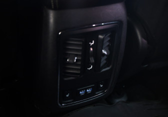 Подержанный автомобиль Jeep Grand Cherokee 2014 года (23 фото)