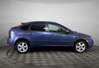 Подержанный автомобиль Ford Focus Hatchback 2007 года (3 фото)