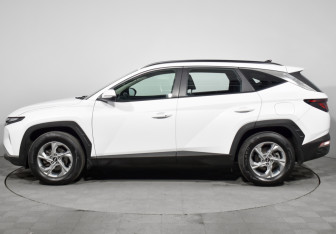 Подержанный автомобиль Hyundai Tucson 2023 года (8 фото)