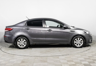 Подержанный автомобиль Kia Rio Sedan 2015 года (4 фото)