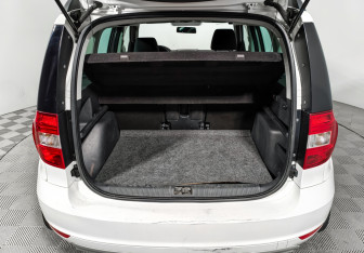 Подержанный автомобиль Skoda Yeti 2014 года (18 фото)
