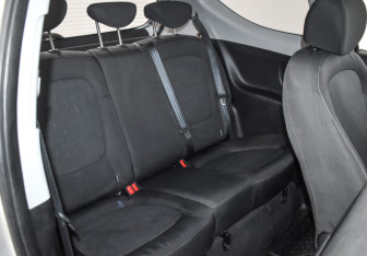 Подержанный автомобиль Hyundai i20 2009 года (14 фото)