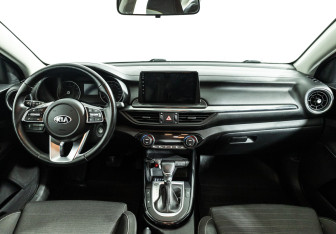 Подержанный автомобиль Kia Cerato Sedan 2019 года (13 фото)