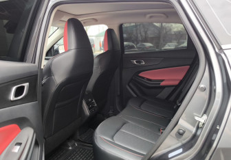 Подержанный автомобиль Changan UNI-S 2024 года (13 фото)