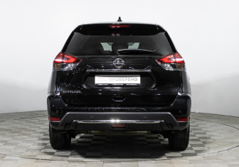 Подержанный автомобиль Nissan X-Trail 2021 года (6 фото)