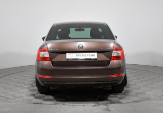Подержанный автомобиль Skoda Octavia Liftback 2016 года (6 фото)