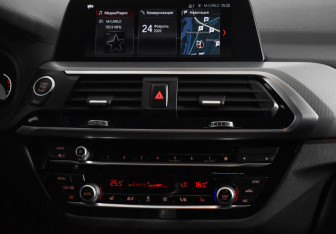 Подержанный автомобиль BMW X3 2021 года (15 фото)